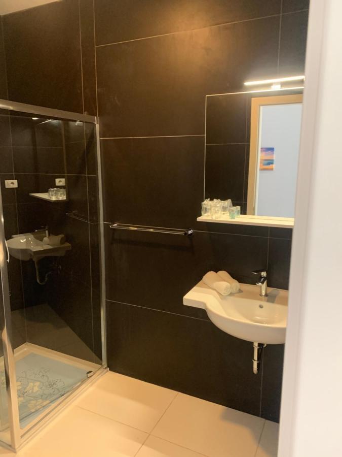 ספליט Hotel Elu Iris מראה חיצוני תמונה